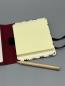 Preview: Haftnotizblock mit Stift Bunte Pferde Variante Rot – Innenansicht mit Haftnotizblock und Bleistift