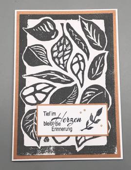 Grußkarte Kondolenz Erinnerung Blätter Druck Stempel schwarz frontal