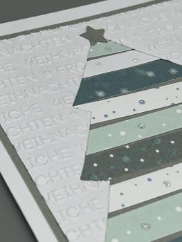 Weihnachtskarte C6 Baum gestreift silbern weiß TextC6 Kraftkarton Stern Detail Band rot