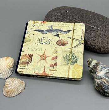 Preview: Handgebundenes Leporello Marina – Frontdeckel mit bunten Meeresbewohnern und Goldpulverdruck, Dekoration mit Muscheln und Stein
