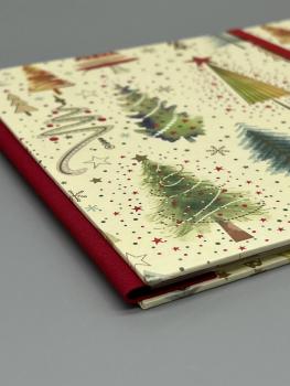 Geschenkpapier Golddruck Kartos Tannenbaum bunt Anwendungsbeispiel