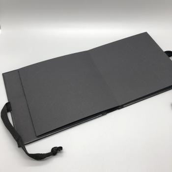 Fotoalbum Buch schwarz Verschluss Band
