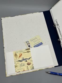 Preview: Steckfach im vorderen Deckel des Ringordners A4 Marina – maritimes Motivpapier-Detail