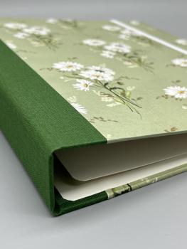 Preview: Ringbuch Blumen Detail Leinenrücken grün