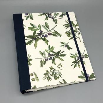 Buch Ringmechanik Herzen blau bunt Front Gummiband