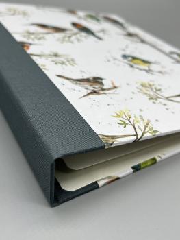 Preview: Ringbuch Planer A5 grau Detail Leinenrücken Vogelmotiv
