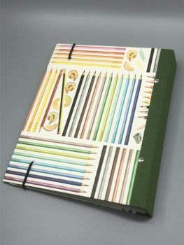 Ringbuch Hefter Ringmechanik Rückendeckel Buntstifte grün bunt