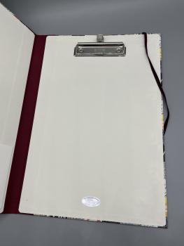 Buchbinderei Mappe Klemmbrett rot Innenseite Klemmvorrichtung Gummiband