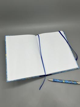Preview: Notizbuch A5 Marmor blau punktkariert - handgebunden, Innenseitenmit Punktraster und Lesebändchen