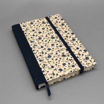 Buch Leinenrücken Gummiband handgebunden Notizen Blumen creme blau