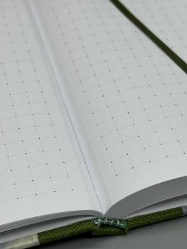 Preview: Notizbuch 9×15 cm Kleiner Prinz – Detailansicht Seiten mit 5mm-Punktraster und Mikroperforation