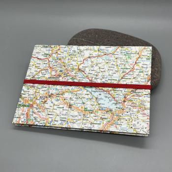 Preview: TaschenBuch Stadt, Land, Fluss Variante Bodensee – Vorderdeckel mit Straßenkarten-Ausschnitt und Gummiband
