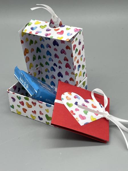 Geschenk Minibox Verpackung Schachtel bunt rot Leporello Herz Anwendungsbeispiel
