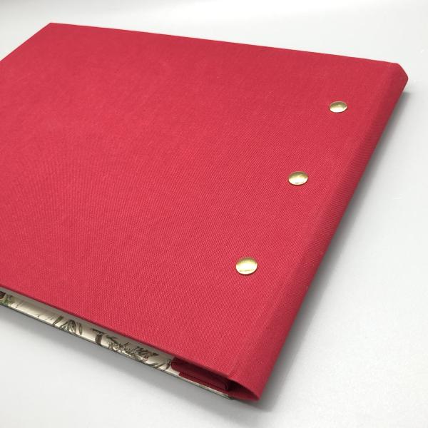 Album Buch Fotos Rückseite rot Leinen