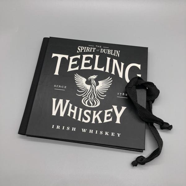 Fotoalbum Buch schwarz Baumwollband Vorderseite