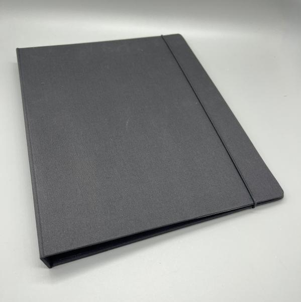 Ordner Buch Mappe schwarz Gummikordel Front