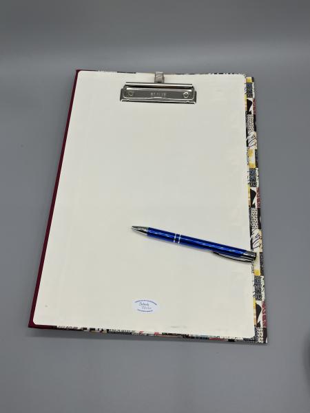 umgeschlagene Klemm-Mappe Kalligrafie A4 mit Stift