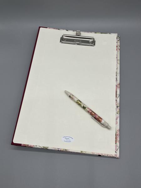 umgeschlagene Klemm-Mappe A4 Renouveau mit Stift im passenden Dekor