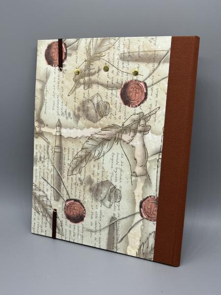 Klemme Mappe A5  Rückdeckel Tuschfedern Handschriften braun Wachssiegel