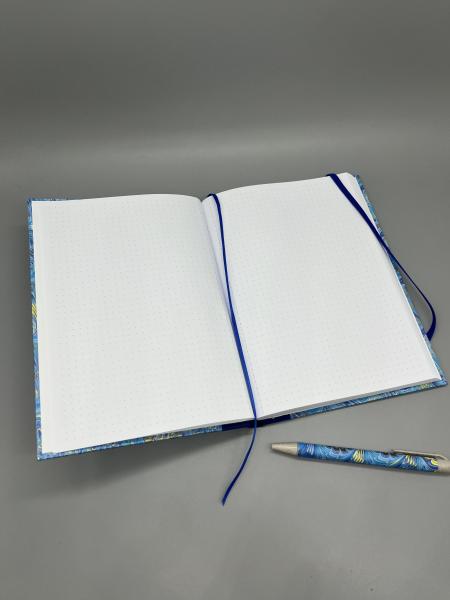 Notizbuch A5 Marmor blau punktkariert - handgebunden, Innenseitenmit Punktraster und Lesebändchen