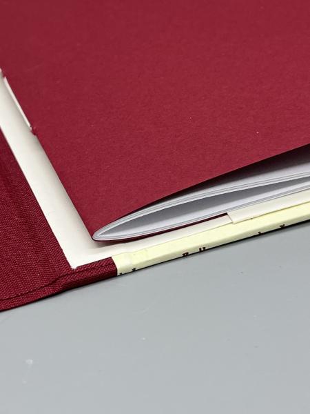 Notizen A6 Leinenrücken auswechselbar Heft Rückseite rot Detail