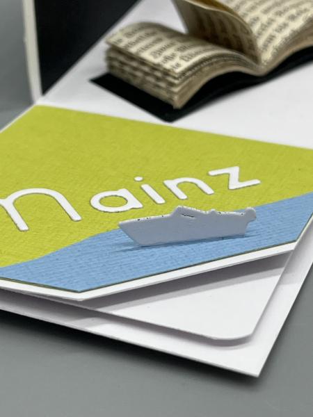 Explosionsbox Mainz – Detail Rhein-Motiv in der Mainzer Stadtsilhouette aus Papier