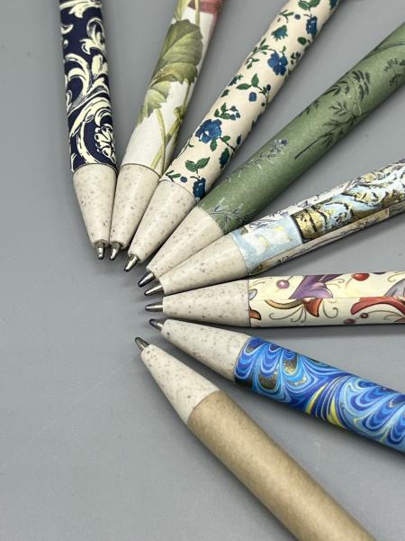 Stifte schreiben dekor Geschenkpapier Varianten Spitzen Kuli blau