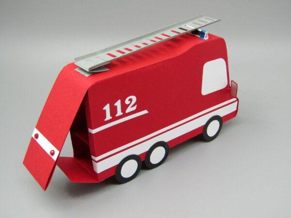 Geschenkschachtel Verpackung Gutschein Symbol Notfallfahrzeug Leiterwagen Feuerwehr Klappe